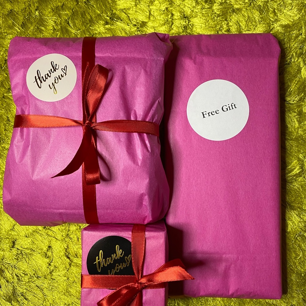 🌸Beautiful wrapping and free gift with every purchase🌸